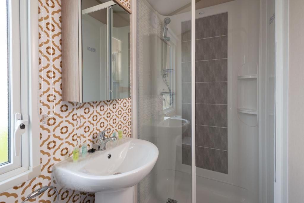 Luxury Holiday Home Sleeps 6 Pet Friendly St Austell Exterior photo